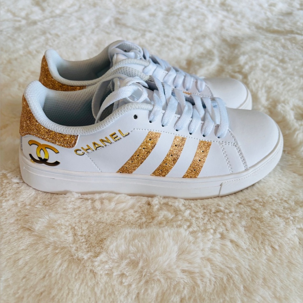 New Chanel CC Logo Customized Sneakers – Size 36 - Read Notes